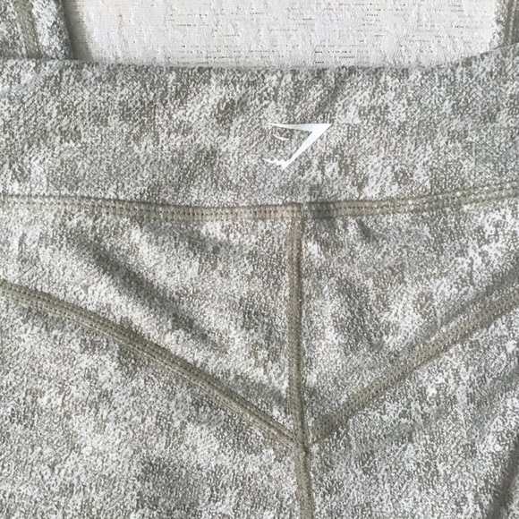 Gymshark Fleur Texture Leggings Woman’s Size Small Taupe Color Full Length - Picture 5 of 13